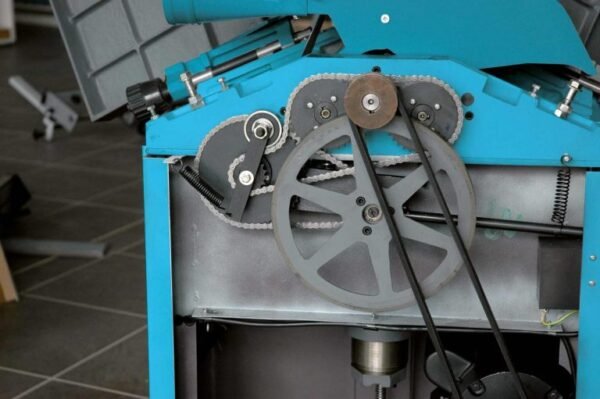 RAD250-interieur-768x511 Dégauchisseuse raboteuse LEMAN – RAD250